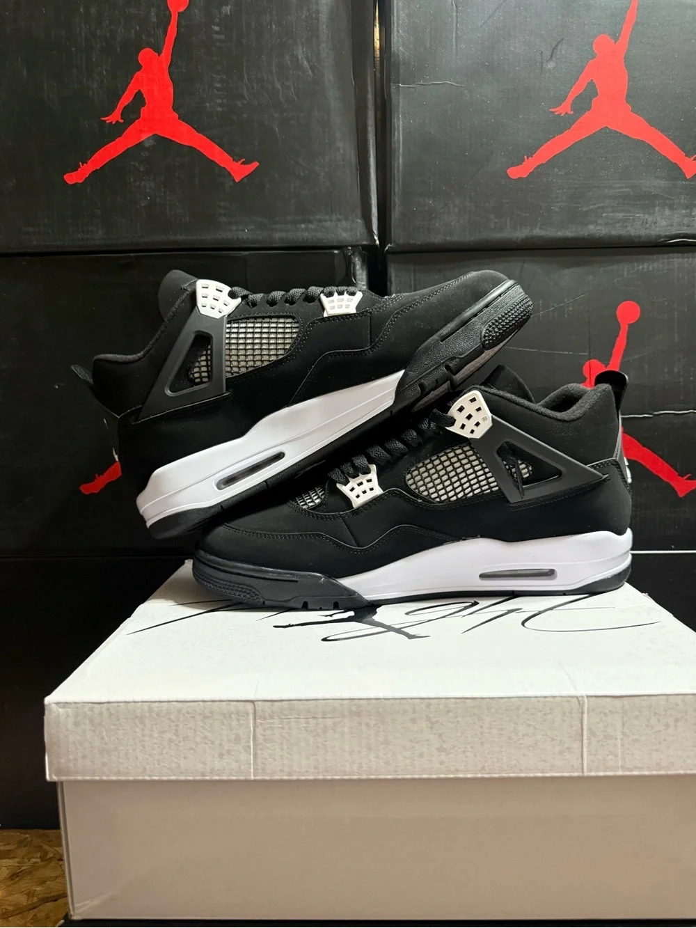 Jordan 4 Retro White Thunder Men’s Black/White Retro 4 Sneakers